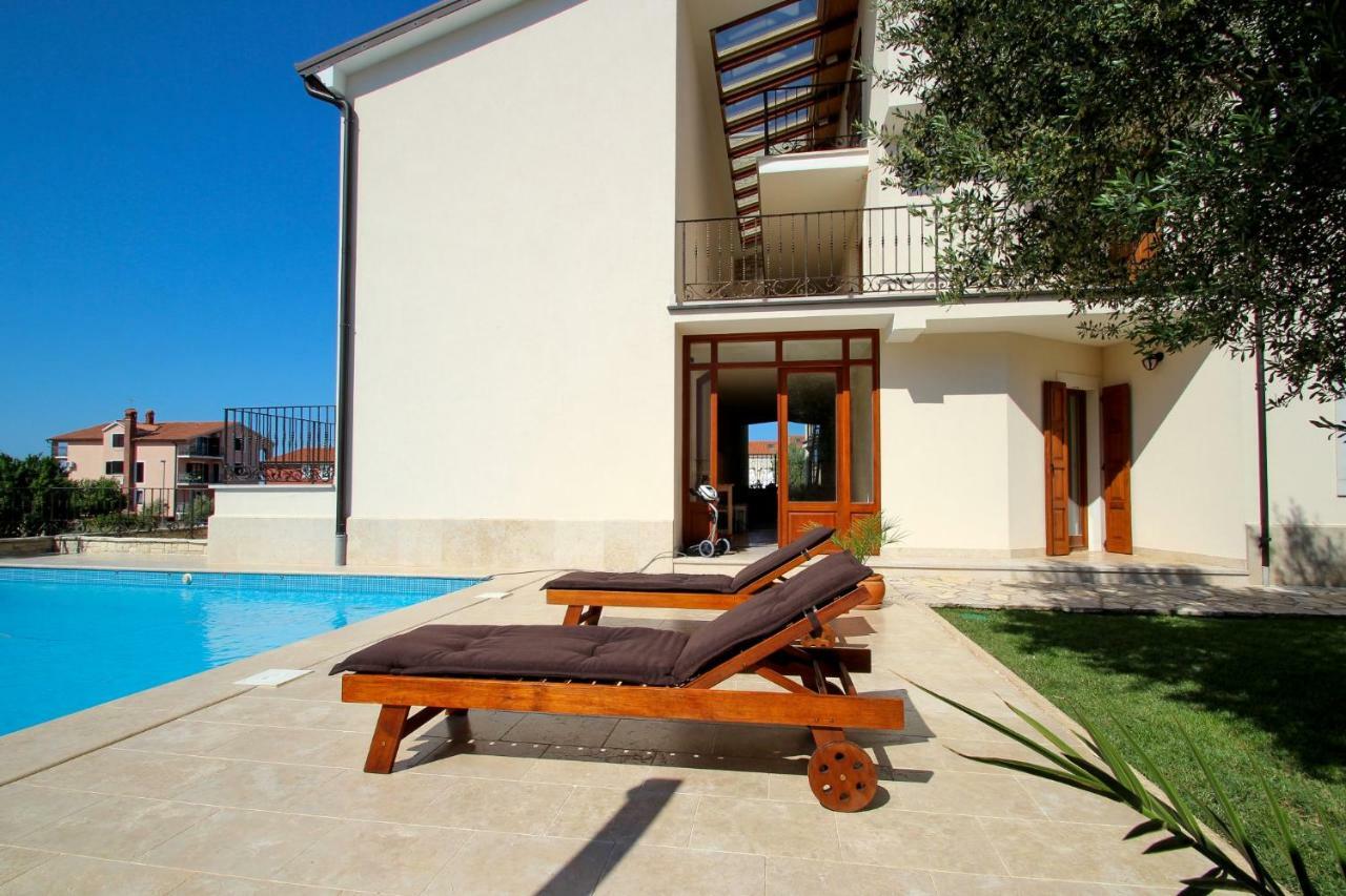 Апартаменты Casa Rafael 1 Новиград Экстерьер фото