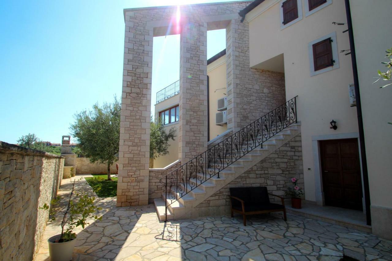 Апартаменты Casa Rafael 1 Новиград Экстерьер фото