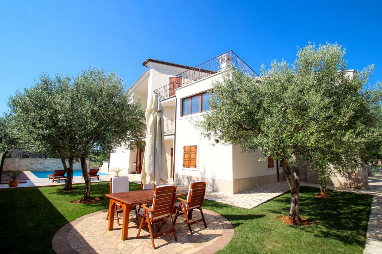 Апартаменты Casa Rafael 1 Новиград Экстерьер фото